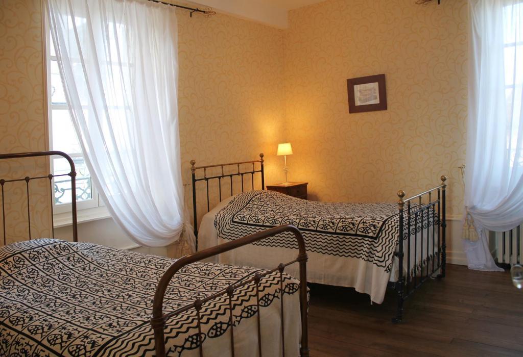 Chambres d'hôtes La Distillerie B&B Saint-Germain-du-Bois Quarto foto